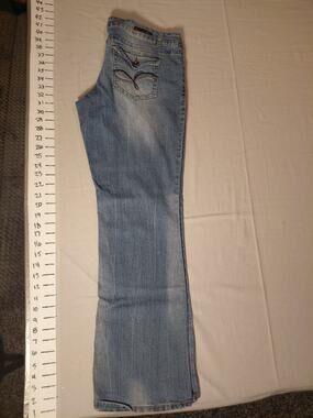 Lei Jeans Juniors 17 Blue Ashley Low Rise Boot Cut Distressed Stretch Denim